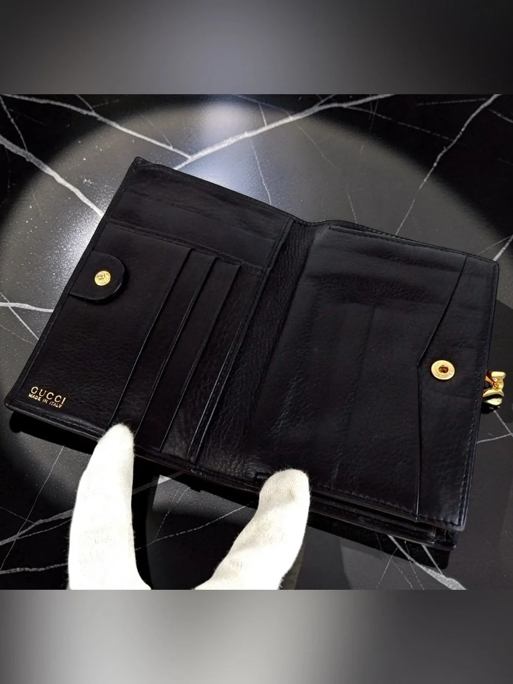 GUCCI Horseshoe Kisslock Leather Bifold Wallet 🤩❤️‍🔥 - Picture 5 of 14